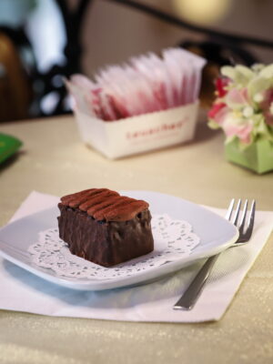 Champagne Truffes Cake